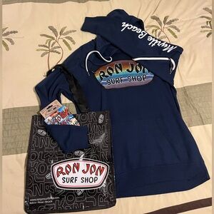 BEACH BUNDLE BABY!! 🌊 🏄‍♂️ 🌴 
RON JON Set- Medium hoodie, Tote Bag and Cousy